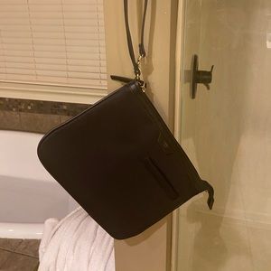 tutilo New York purse/wristlet - black